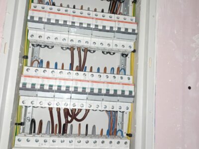 Électricien avec 15 ans d'experience
